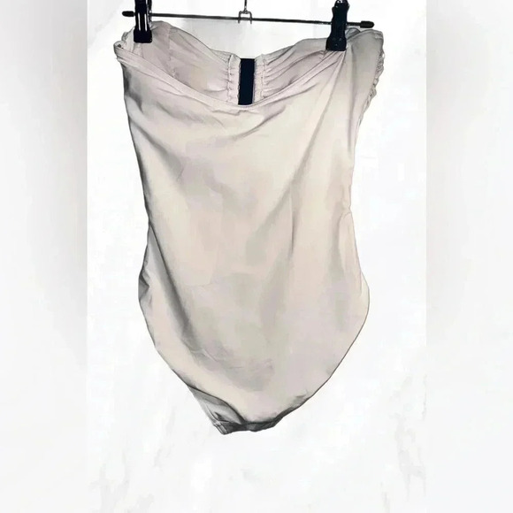 Calvin Klein strapless bathing suit ruched white bandeau  all in one swimsuit 6 - Picture 3 of 5